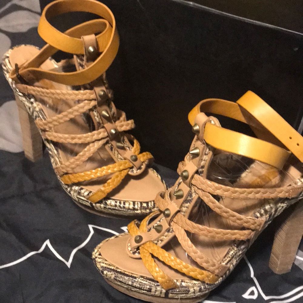 BCBGMAXAZRIA Studded Platform Heels